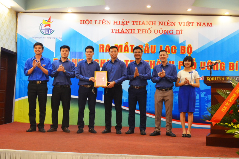 Ban Chủ nhiệm CLB Doanh nghiệp trẻ Uông Bí ra mắt