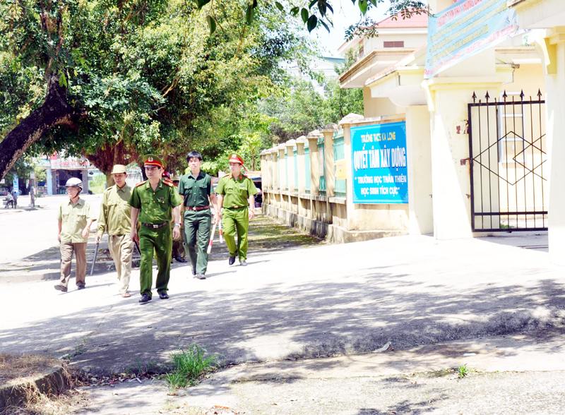 Lực lượng an ninh phường Ka Long, TP Móng Cái tuần tra, kiểm soát đảm bảo ANTT tại địa phương.