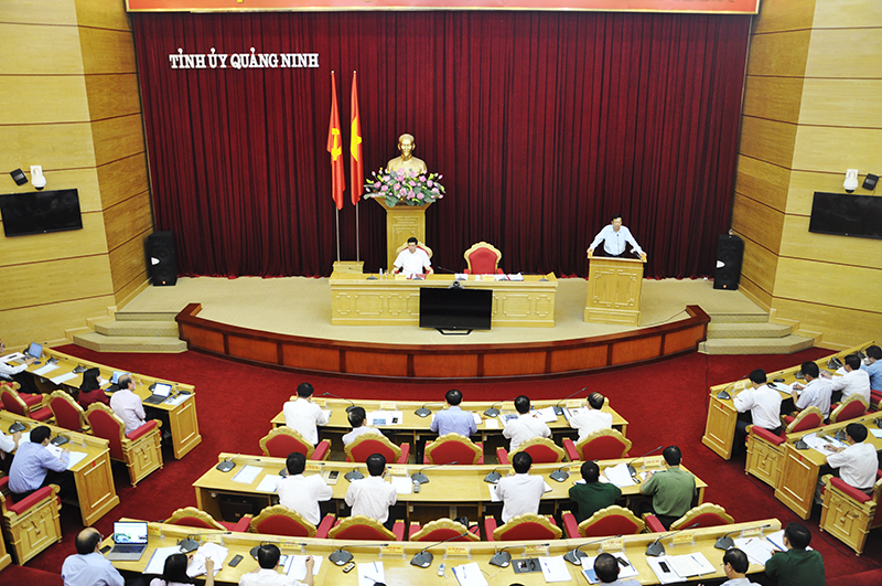 Bí thư Tỉnh ủy Nguyễn Văn Đọc phát biểu kết luận buổi làm việc.