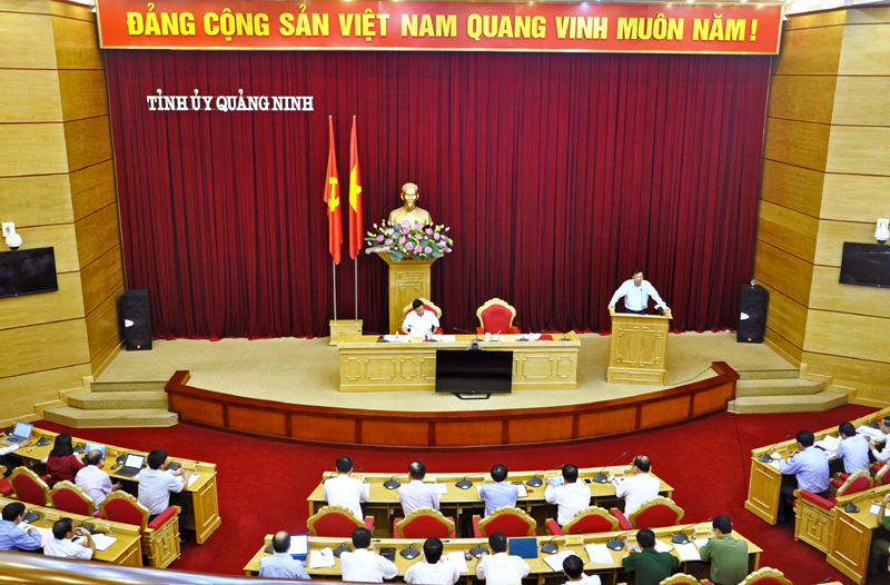 Bí thư Tỉnh ủy Nguyễn Văn Đọc phát biểu kết luận buổi làm việc.