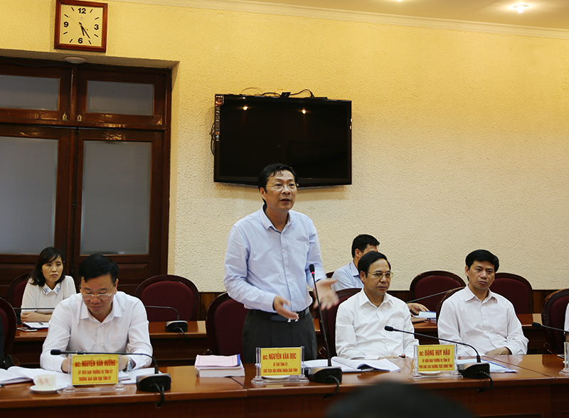Bí thư Tỉnh ủy Nguyễn Văn Đọc làm rõ một số nội dung mà Đoàn khảo sát Ban Dân vận Trung ương quan tâm.