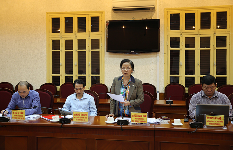 Đồng chí Ngô Thị Doãn Thanh, Phó Trưởng Ban Dân vận Trung ương phát biểu tại buổi làm việc.