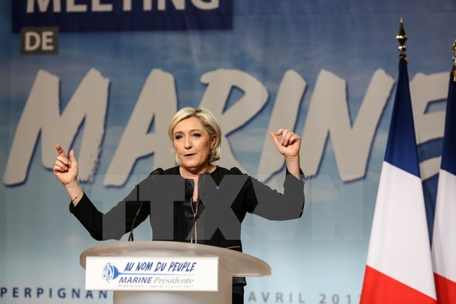 Ứng cử viên Tổng thống Pháp Marine Le Pen phát biểu trong một cuộc vận động tranh cử ở Perpignan ngày 15/4. (Nguồn: EPA/TTXVN)