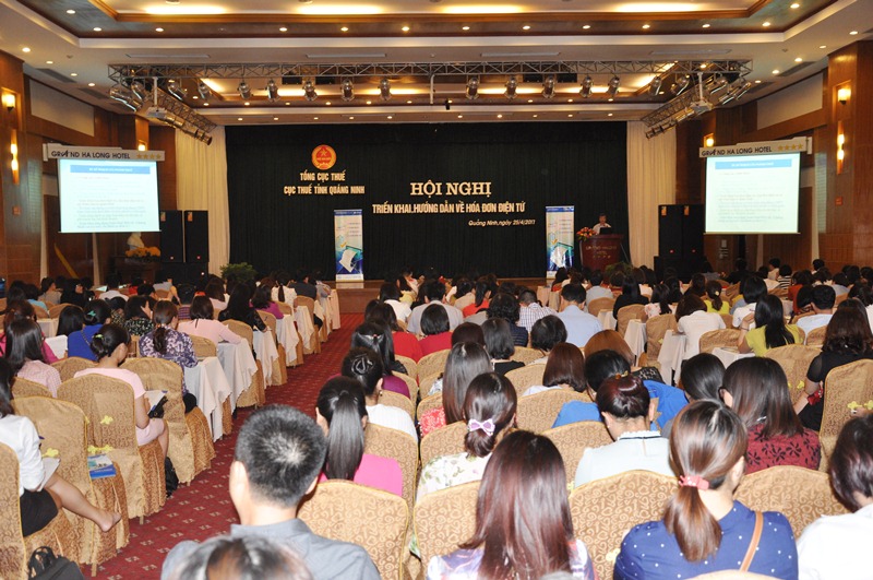 350 doanh nghiệp tham dự hội nghị triển khai, hướng dẫn về hóa đơn điện tử.