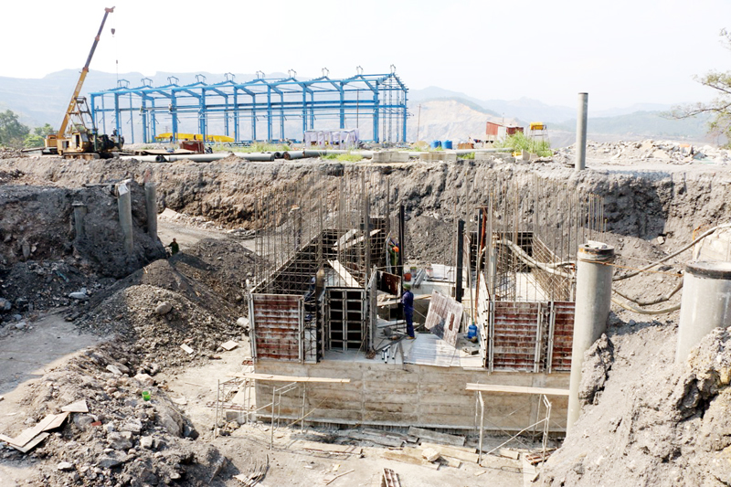 Công ty CP Than Núi Béo đang tập trung xây dựng hoàn thiện giếng đứng phụ mức +35,2m đến mức -381,6m, chiều dài 416,8m.
