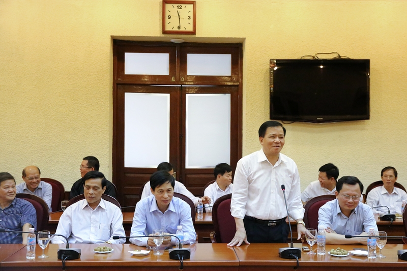 Đồng chí Nguyễn Như Hiền, nguyên phó chủ tịch thường trực HĐND tỉnh, thay mặt các cán bộ nghỉ hưu chia sẻ tâm tư cùng các đồng chí trong ban thường vụ