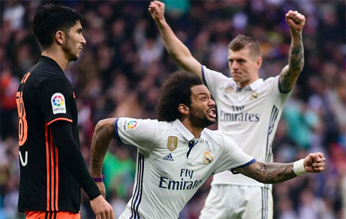 Marcelo chia vui sau bàn quyết định cho Real.