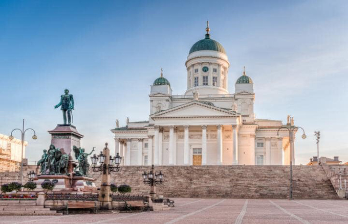 Helsinki, Phần Lan Helsinki bắt đầu dự án xóa bỏ sở hữu xe hơi vào năm 2025. Thành phố này đã đẩy mạnh văn hóa đạp xe trong suốt thời gian dài với khoảng 4.000 km làn đường xe đạp, và rất được người dân ủng hộ.