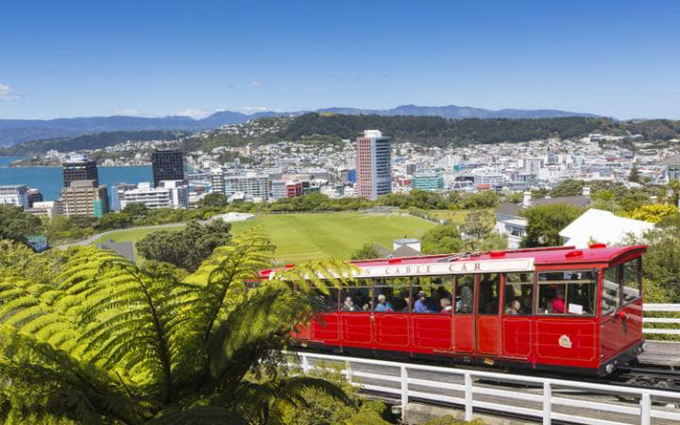 Wellington, New Zealand Thủ đô duyên hải Wellington nổi tiếng với khung cảnh đẹp và không khí trong lành. Môi trường ở đây càng sạch hơn nhờ các nhà chức trách đã triển khai nhiều chương trình tiết kiệm năng lượng và các dự án xử lý chất thải, giúp thành phố này hạn chế lượng khí thải CO2.