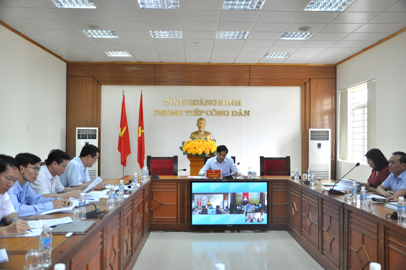 Phó Chủ tịch UBND tỉnh Vũ Văn Diện chủ trì cuộc họp. 