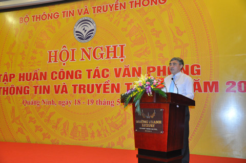 Thứ trưởng Bộ Thông tin Truyền thông Nguyễn Minh Hồng phát biểu tại buổi tập huấn 