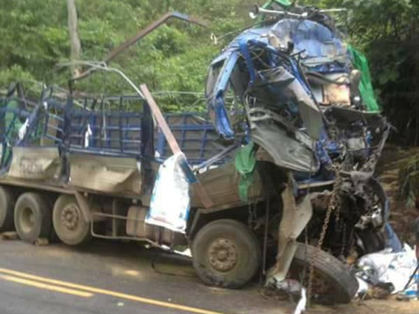 Vụ tai nạn khiến 2 người bị tử vong (Ảnh: Hội xe tải Tây Bắc)