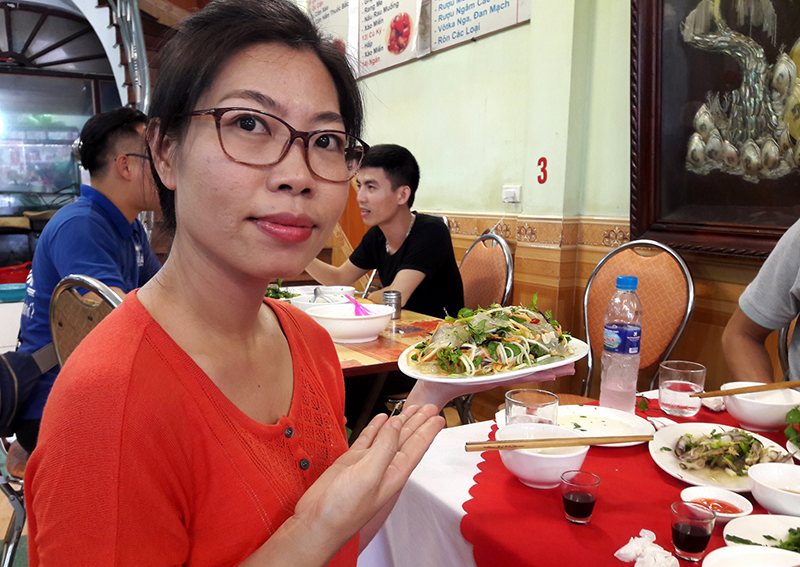 Món nộm sứa hấp dẫn với nhiều du khách khi đến Quảng Ninh.