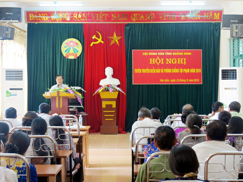 HND tỉnh phối hợp với HND huyện Vân Đồn tổ chức tuyên truyền về biển đảo và phòng, chống tội phạm.