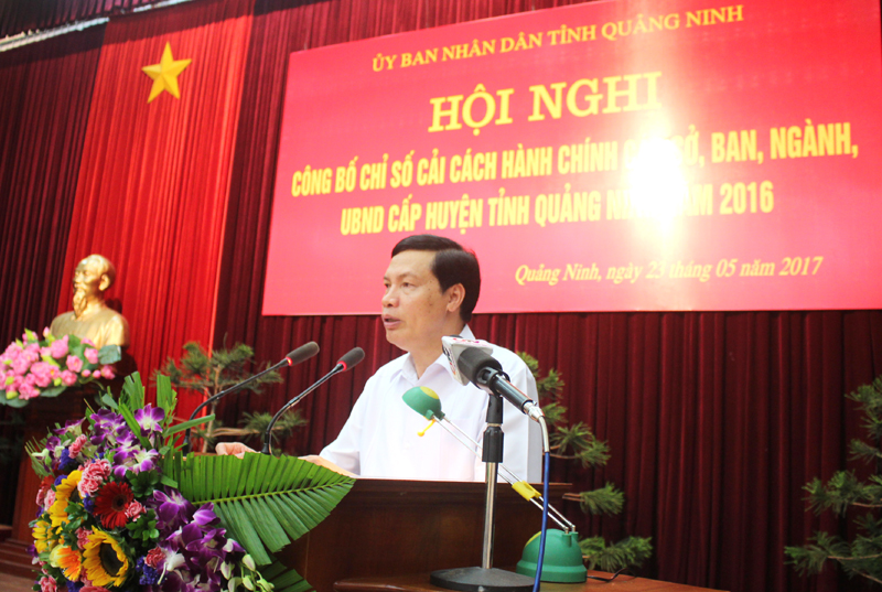 Đồng chí Nguyễn Đức Long, Phó Bí thư Tỉnh ủy, Chủ tịch UBND tỉnh phát biểu chỉ đạo hội nghị.