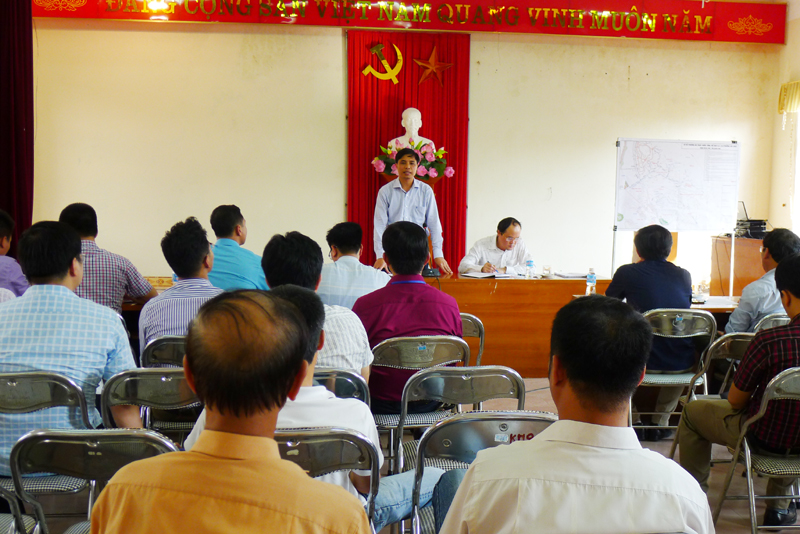 Đồngg chí Vũ Văn Diện, Phó Chủ tịch UBND tỉnh phát biểu chỉ đạo tại phường Bãi Cháy, TP Hạ Long