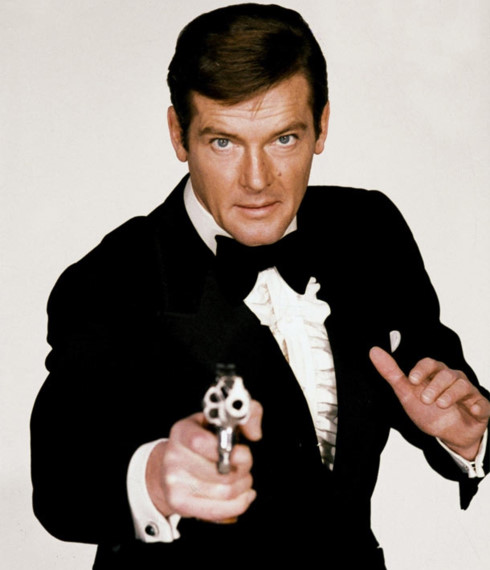 Roger Moore đã tham gia 7 phần phim 007.