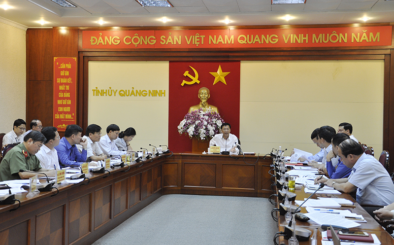 Bí thư Tỉnh ủy, Chủ tịch HĐND tỉnh Nguyễn Văn Đọc phát biểu chỉ đạo tại hội nghị.