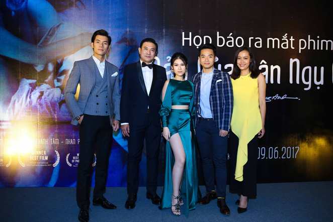 Đoàn làm phim “Đảo của dân ngụ cư” ra mắt tại Hà Nội