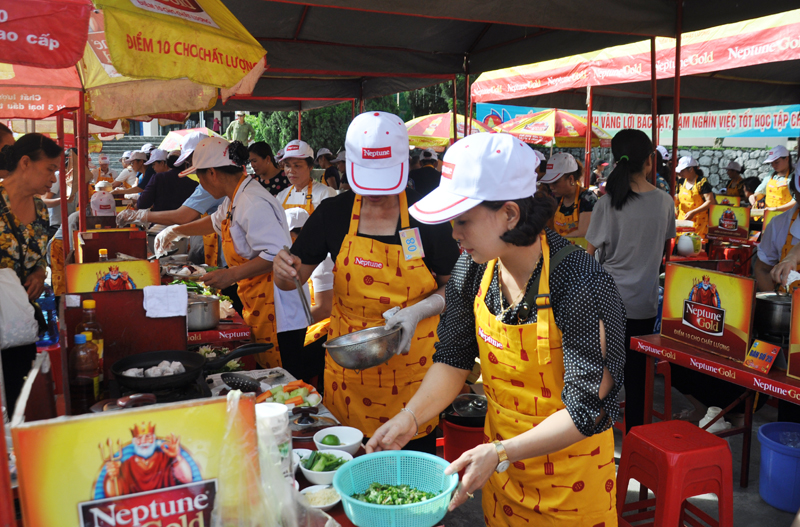 Mỗi đội thi đều mang đến hội thi một thực đơn hấp dẫn, phong phú.