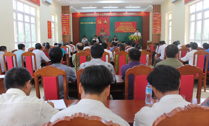 Đại biểu Hội đồng nhân dân tỉnh tiếp xúc cử tri huyện Bình Liêu