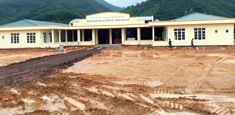 Công trình Trường Mầm non Hoành Mô (huyện Bình Liêu) đang hoàn thiện, đưa vào sử dụng trong năm 2017.