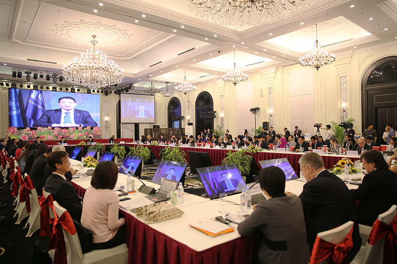 Trong khuôn khổ chương trình làm việc về Đối thoại chính sách cao cấp về du lịch bền vững, đại biểu đến từ các nền kinh tế thành viên APEC đã nghe thông điệp phát trực tuyến của Ngài Taleb Rifai, Tổng Thư ký Tổ chức Du lịch thế giới.