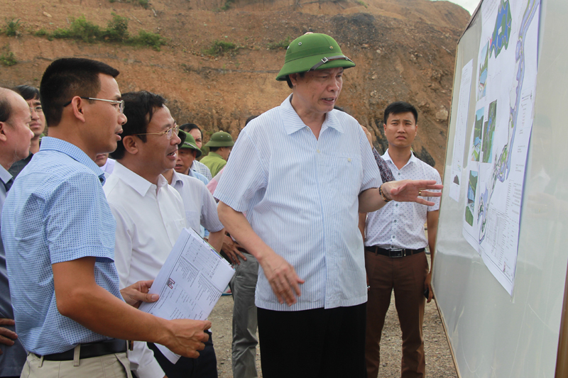 Chủ tịch UBND tỉnh Nguyễn Đức Long kiểm tra tình hình triển khai Dự án Trung tâm tâm xử lý chất thải rắn của Công ty CP Tập đoàn Indevco, huyện Hoành Bồ