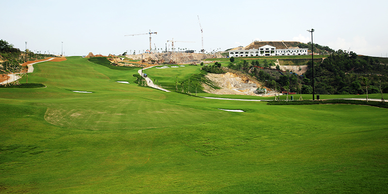 Sân golf Ngôi sao Hạ Long sẽ là một sản phẩm du lịch cho Hạ Long. Ảnh: Đỗ Phương