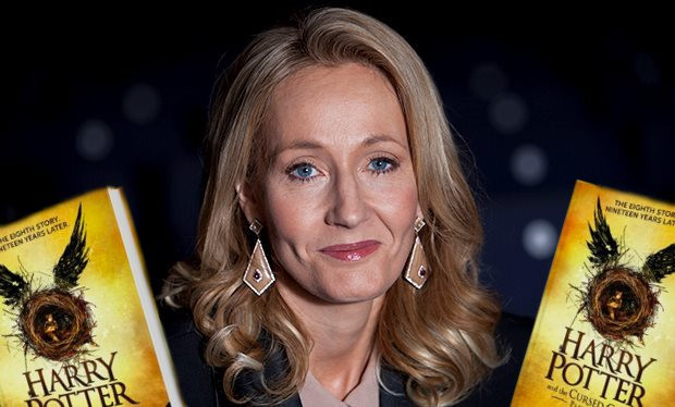 J.K. Rowling tiết lộ thông tin về một Harry Potter khác cũng có một vết sẹo hình tia chớp ở trán Ảnh: AFP/Getty Image