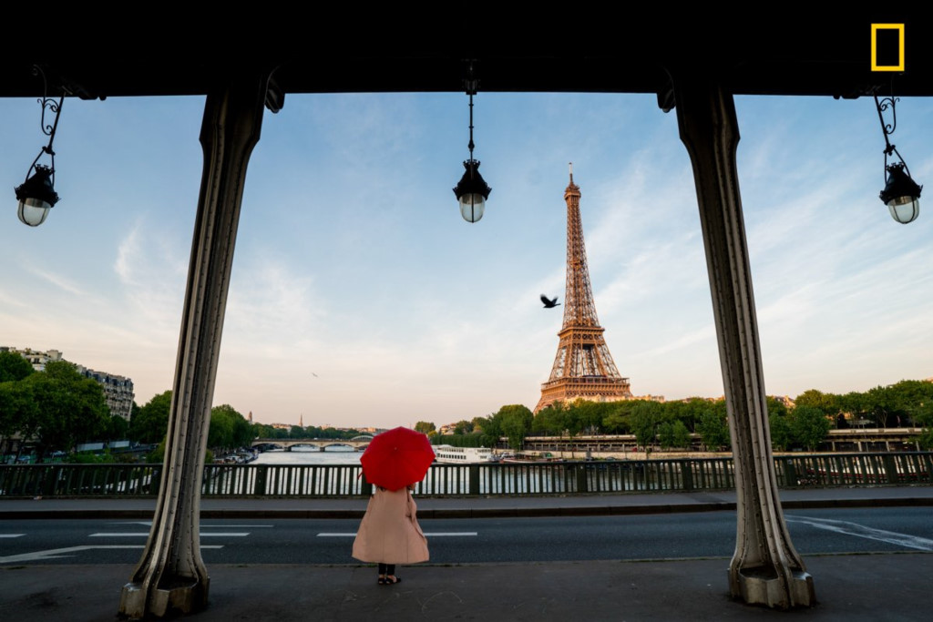 Paris (Pháp) luôn toát lên vẻ yêu kiều, lãng mạn dù ở bất cứ góc chụp nào.