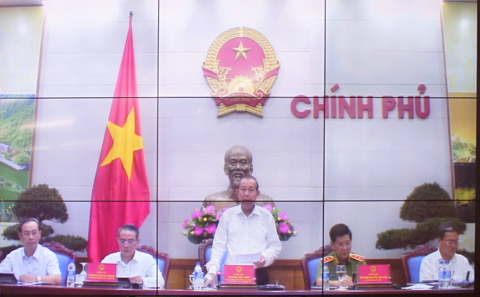 Đồng chí Trương Hòa Bình, Phó Thủ tướng thường trực Chính phủ, Chủ tịch UB ATGT quốc gia phát biểu kết luận hội nghị