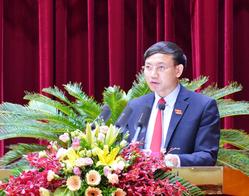 Đồng chí Nguyễn Xuân Ký, Phó Chủ tịch Thường trực HĐND tỉnh trình bày nghe trình bày tóm tắt chương trình giám sát của HĐND tỉnh năm 2018 
