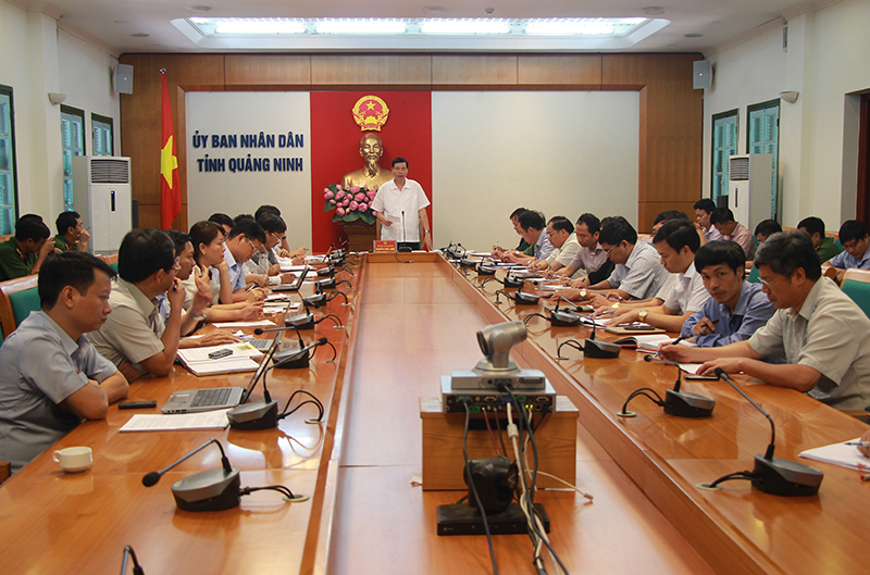 Đồng chí Nguyễn Đức Long, Chủ tịch UBND tỉnh yêu cầu các sở, ngành và địa phương nghiêm túc triển khai các chỉ đạo của Chính phủ trong công tác quản lý tài nguyên cát, sỏi