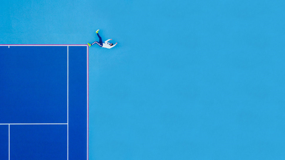 Ở thể loại Con người, tác giả Martin Sanchez, đến từ Mỹ đã giành chiến thắng với bức ảnh chụp người chơi trên một sân tennis ở New Jersey. Cuộc thi ảnh được Dronestagram, một mạng xã hội dành riêng cho nhiếp ảnh trên không đứng ra tổ chức.