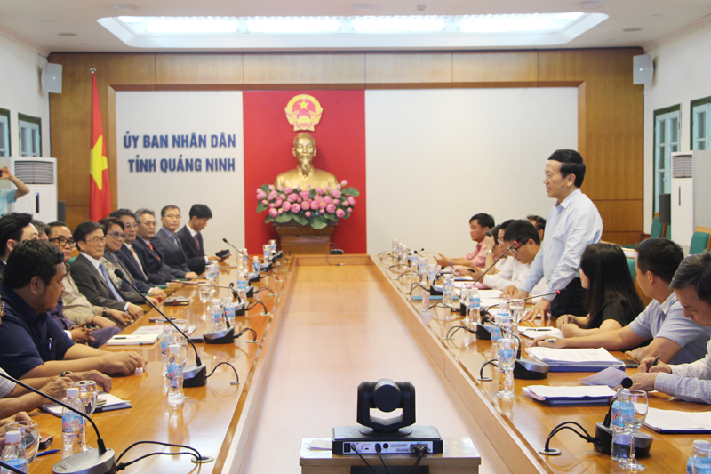 Đồng chí Nguyễn Văn Thành, Phó Chủ tịch UBND tỉnh phát buổi tại buổi làm việc