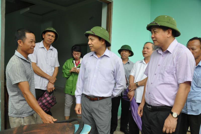 Thăm hỏi gia đình được hỗ trợ nhà ở theo chương trình 135 tại thôn Phiêng Chiểng, xã Đồng Tâm huyện Bình Liêu