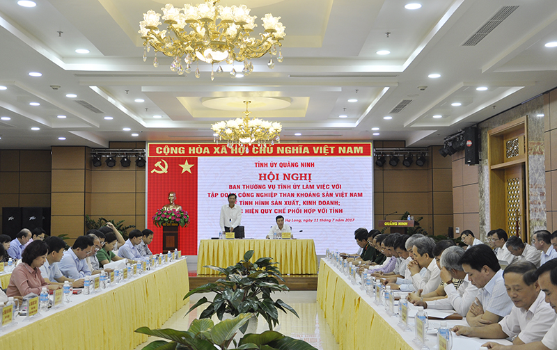 Bí thư Tỉnh ủy Nguyễn Văn Đọc chủ trì buổi làm việc.