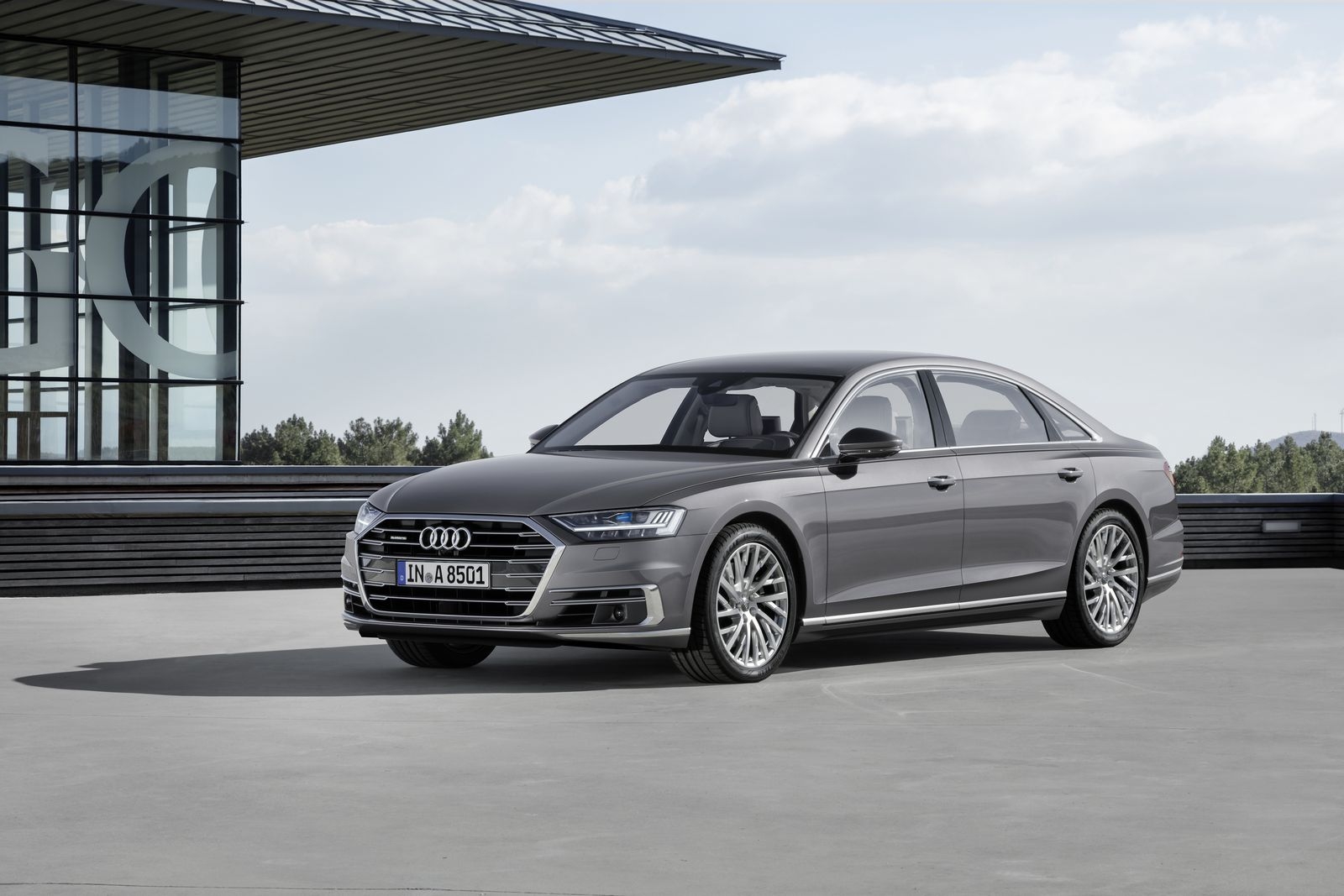 Audi A8 hoàn toàn mới hội tụ những gì tinh túy nhất về cả công nghệ và thiết kế của thương hiệu bốn vòng tròn.