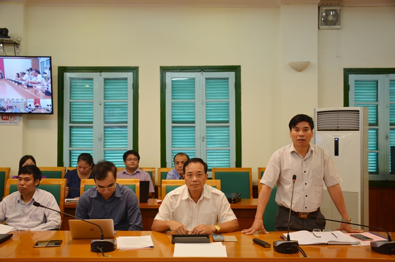 Đồng chí Trương Công Ngàn, Bí thư-Chủ tịch UBND huyện Tiên Yên, Trưởng Ban tổ chức  báo cáo tình hình triển khai Tuần VHTT 