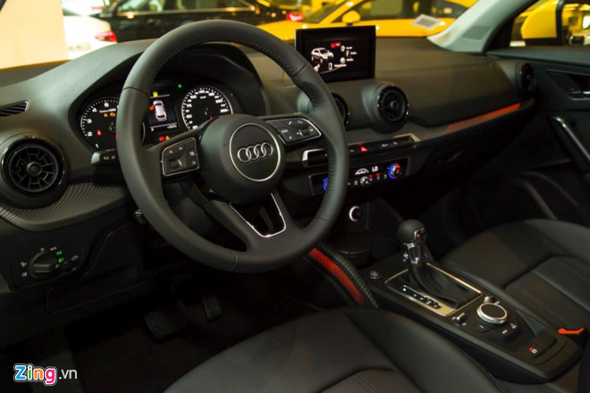 Nội thất Audi Q2 tập trung vào người lái. Ảnh: Audi Vietnam.  