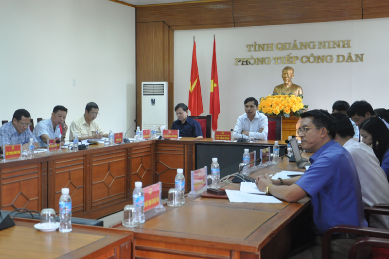 Phó Chủ tịch UBND tỉnh Vũ Văn Diện chủ trì buổi tiếp công dân thường kỳ tháng 7-2017.
