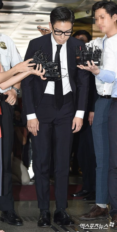 T.O.P cúi đầu xin lỗi công chúng vì hành vi sai trái của mình tại phiên xử ngày 20/7.