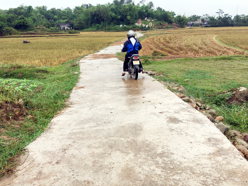 Tuyến đường nội đồng thôn Xóm Giáo, xã Đầm Hà, huyện Đầm Hà được xây dựng từ nguồn vốn NTM đã đáp ứng nhu cầu sản xuất của người dân.