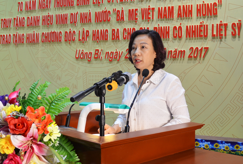 Đồng chí Vũ Thị Thu Thủy, Tỉnh ủy viên, Phó Chủ tịch UBND tỉnh về dự buổi lễ.