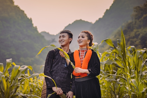 Bích Phương mang đến câu chuyện tình đẹp và bình dị trong MV.