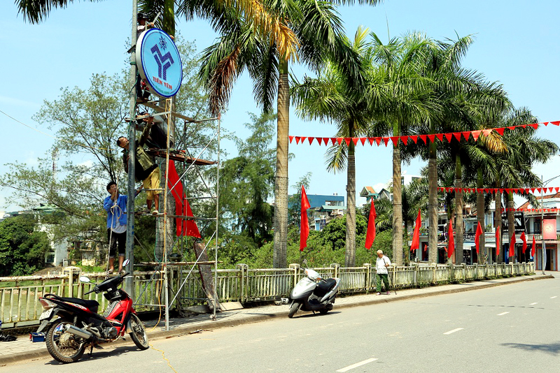 Lắp đặt hệ thống Logo quảng bá về Tiên Yên tại các trục đường chính trên địa bàn Thị trấn.