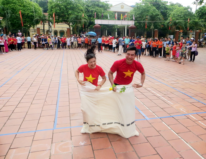 Hoạt động văn hoá, thể thao thu hút đông đảo đoàn viên CĐCS xã, phường TX Quảng Yên tham gia.