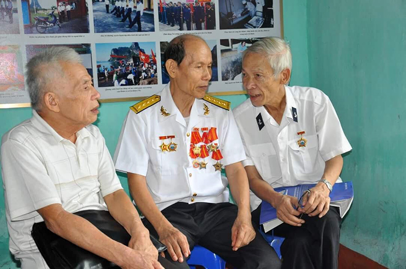 CCB Phạm Hùng trong một dịp gặp gỡ đồng đội ôn lại truyền thống.