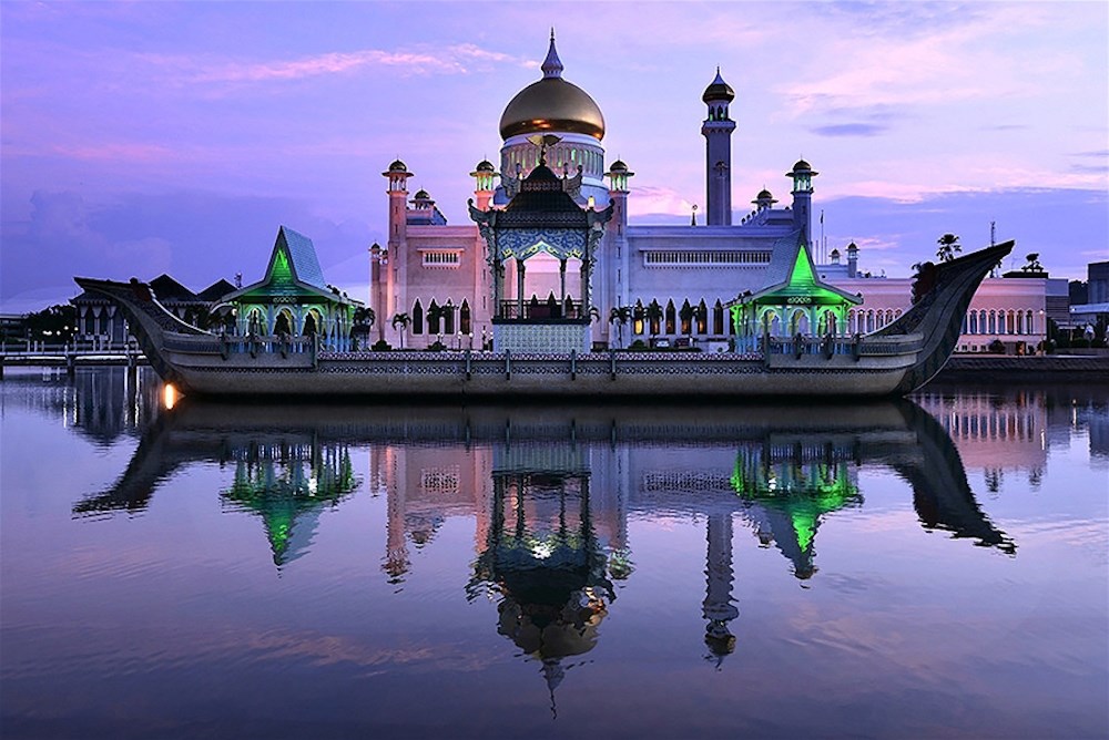 Nhà thờ Hồi giáo Sultan Omar Ali Saifuddin (Brunei). (Nguồn ảnh: BTC)